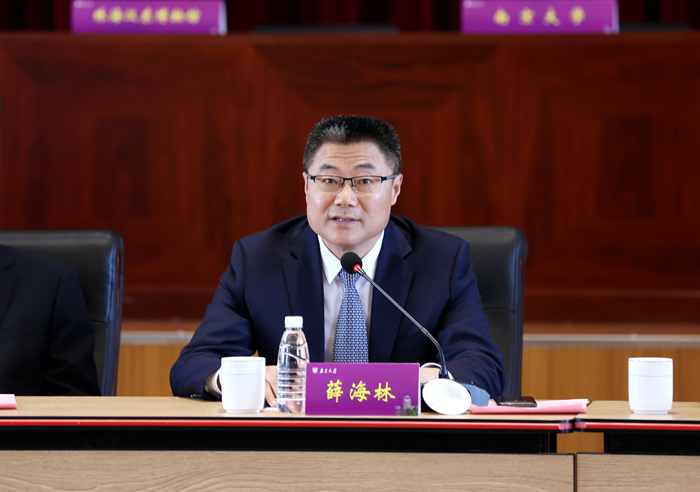 薛海林.jpg 薛海林.jpg